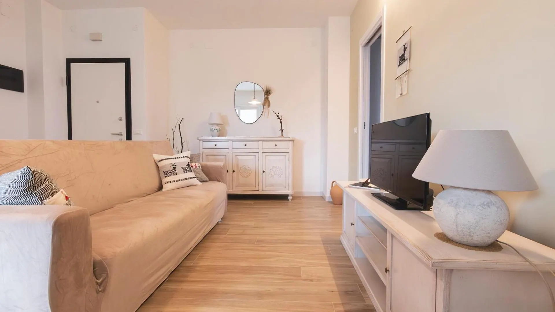 Dae Mannai - Your Wabi Sardinian Apartment By Silvia M Cagliari 0*,